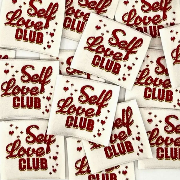 Vævet etiket "Self Love Club" 35 x 35 mm
