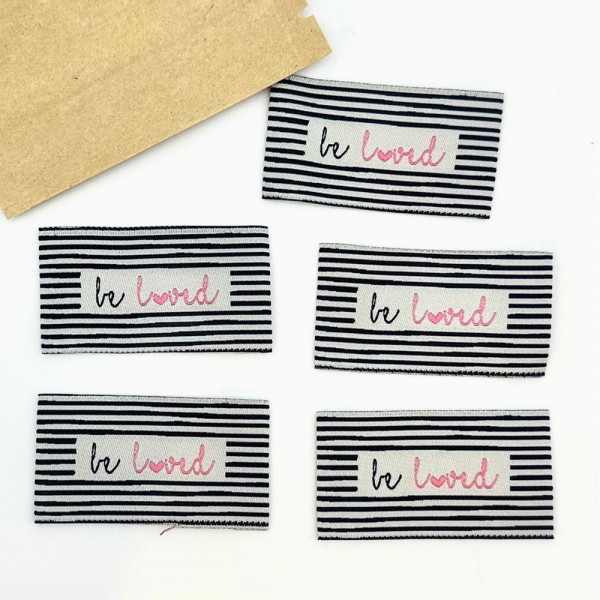 Vævet etiket "be loved" 45 x 25 mm