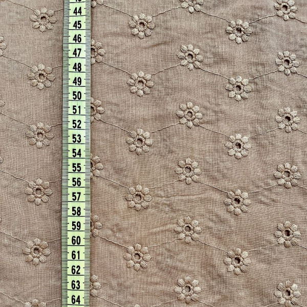 Bomuld med broderi beige