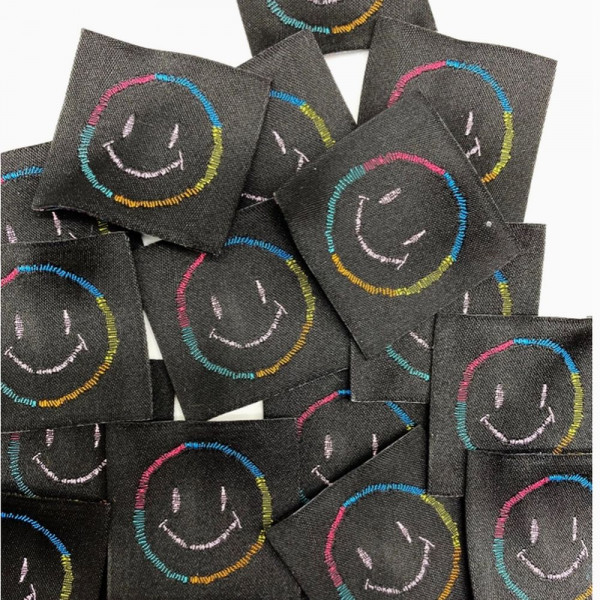 Vævet etiket "Smiley" 35 x 35 mm