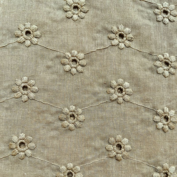 Bomuld med broderi beige