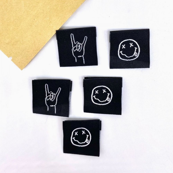 Label "Smiley schwarz" 25 x 25 mm