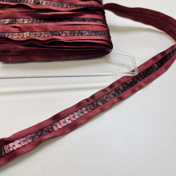 15mm pflaumefarbenes Satinband mit Palietten