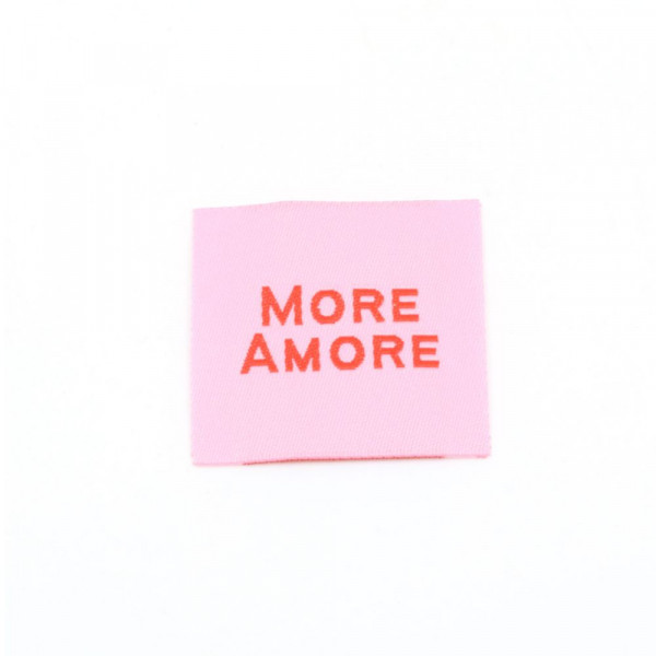 Vævet etiket "More Amore" 30 x 30 mm