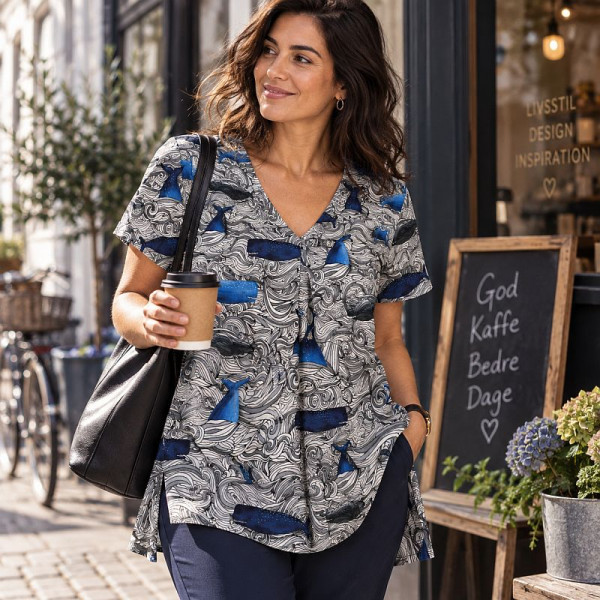 Viscose “Whale Story 183" fra Lila-Lotta