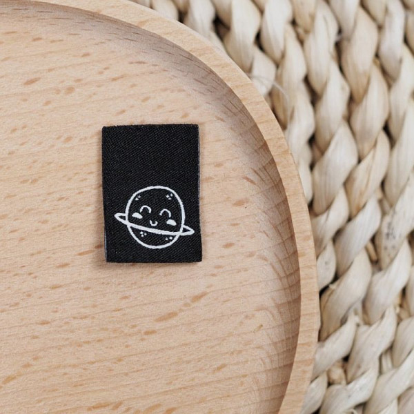 Klapp-Weblabel "Saturn" 18 x 24 mm