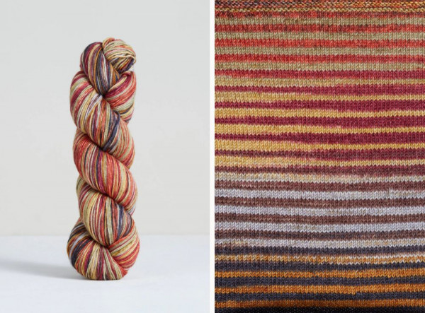 100g "Uneek Fingering" col.3032 fra Urth Yarns