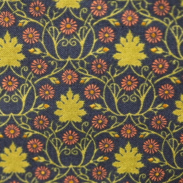 Bomuld “Voysey“ Indigo Scrolling Daisies 1900s Dark Blue