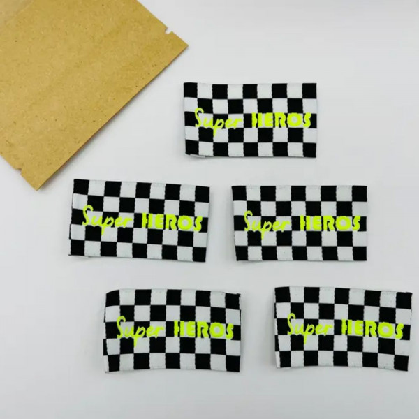 Vævet etiket "Super Heros" 45 x 25 mm