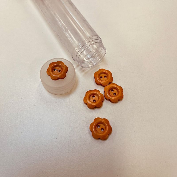 2-hul-knap "Træknap blomst orange" Ø ca. 15 mm