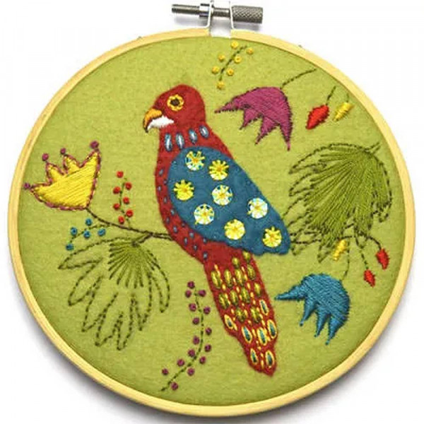 Stickpackung "Parrot" von Corinne Lapierre