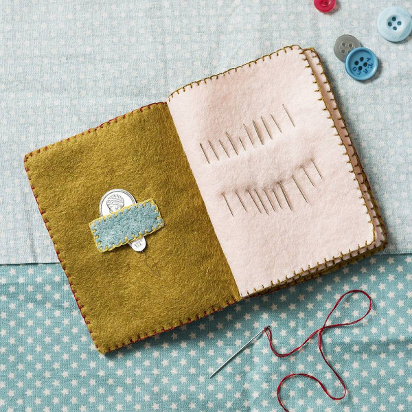 Stickpackung "Needle Case" von Corinne Lapierre