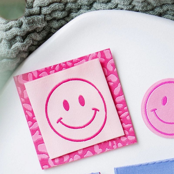 Vævede stofmærker XL "Leo pink" 49 x 49 mm